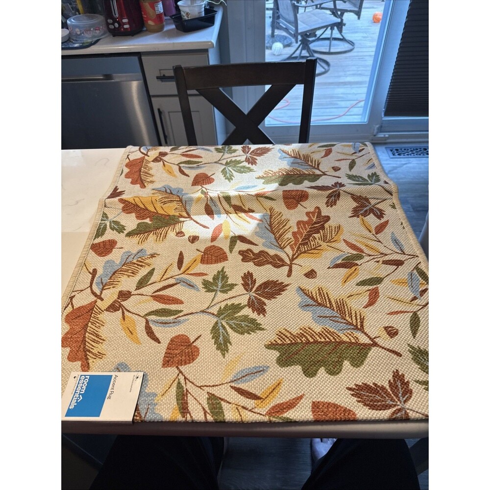 Room Essentials 24 X 36 Machine Washable Accent Rug Leaves New!